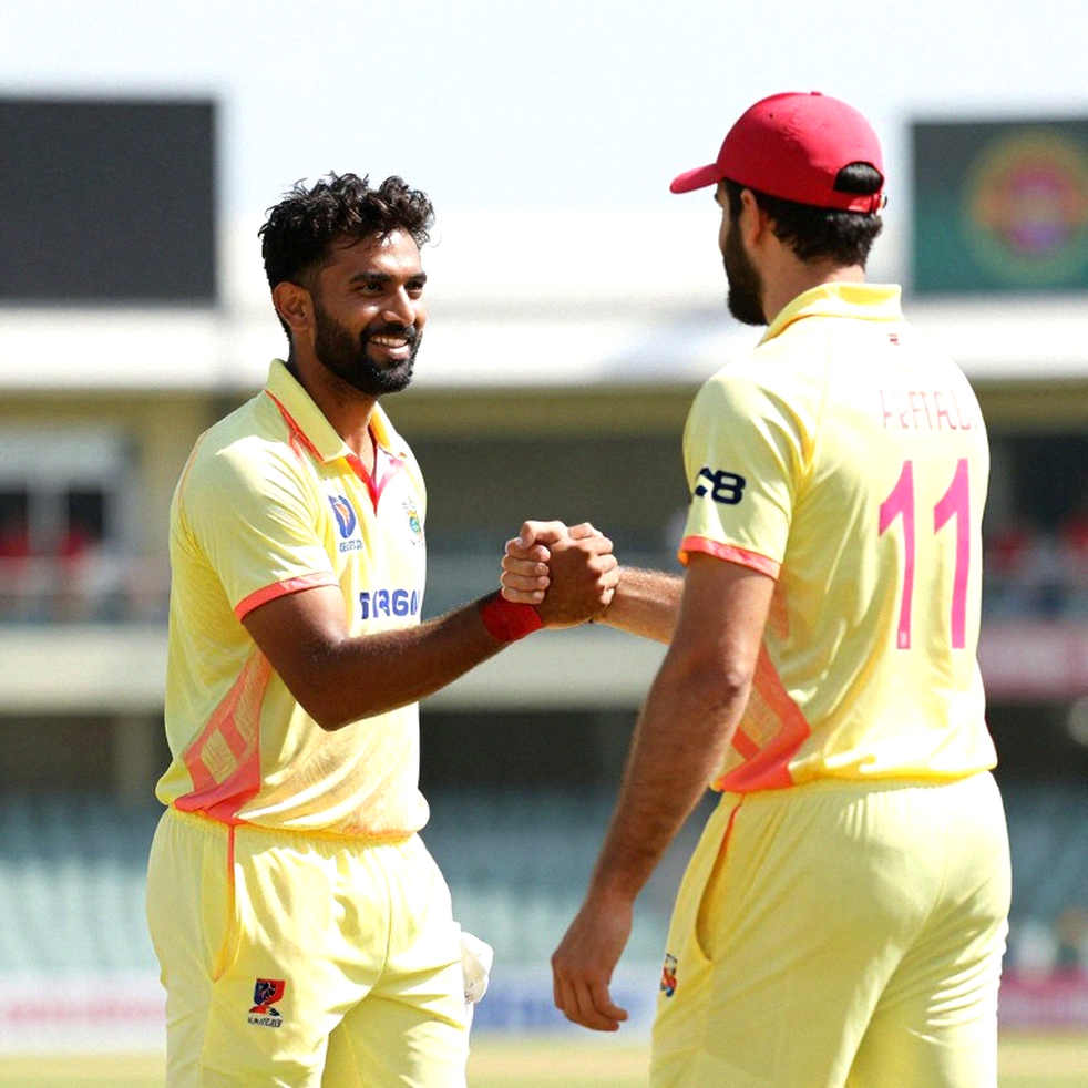 দশম ওভারের হিসাব: এশিয়ার স্পিন-চাপে বাংলাদেশের মডেল কোথায় ফাটে