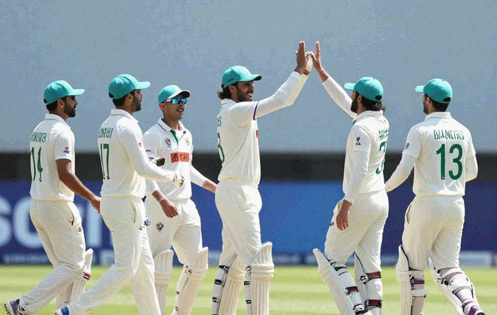 দুবাইয়ের ছাদ থেকে: যে স্টেডিয়াম স্কোর নয়, গল্প পড়ে